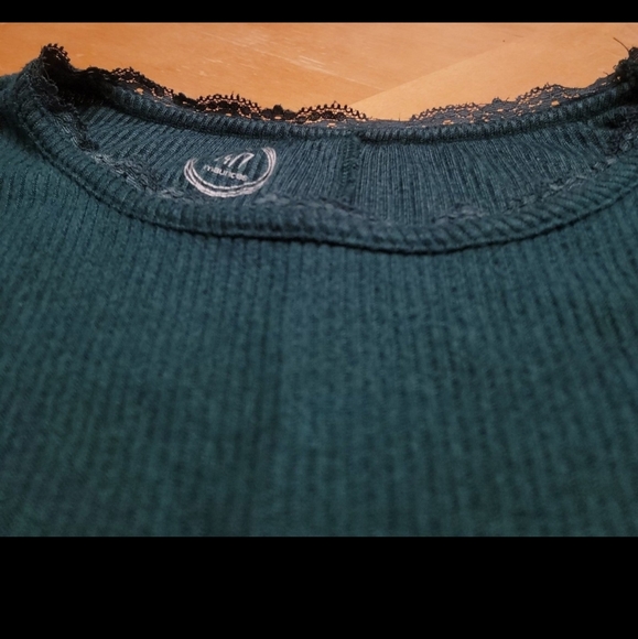 Sweater - Picture 2 of 3